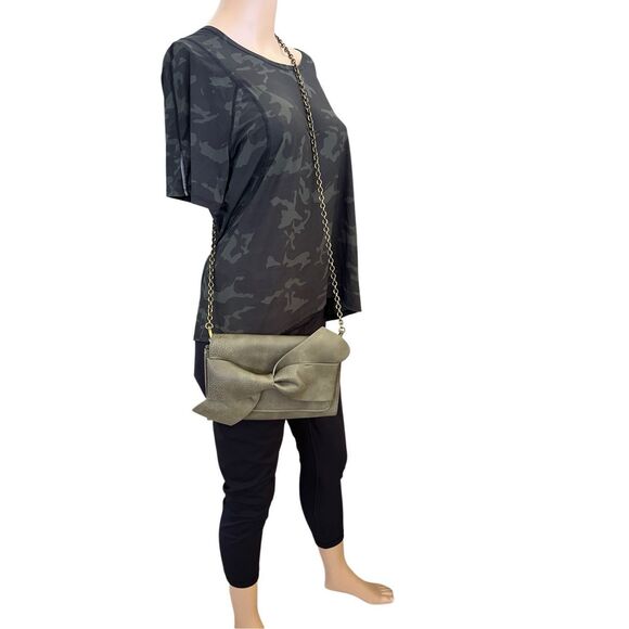 NWOT Anthropologie BELLA BOW Vegan Leather Crossbody Handbag w Detachable Metal - Picture 4 of 9